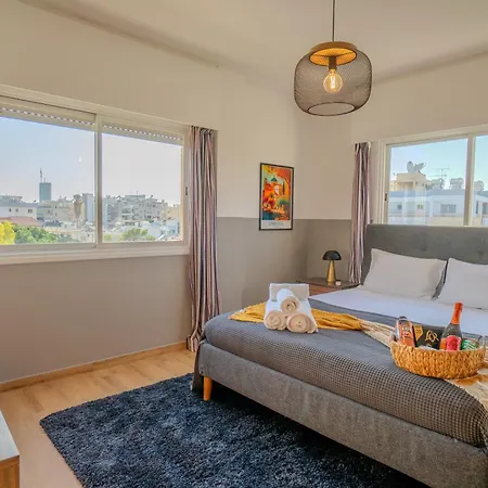 Perfect For Families, 3 Min Away, Brand New *