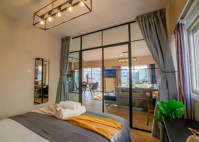 Perfect For Families, 3 Min Away, Brand New *